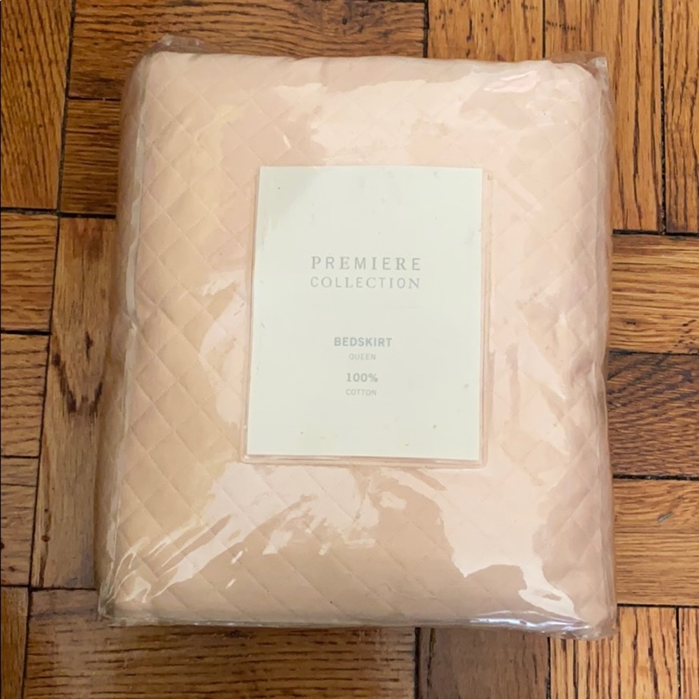 NWT home premiere collection soft pink bedskirt